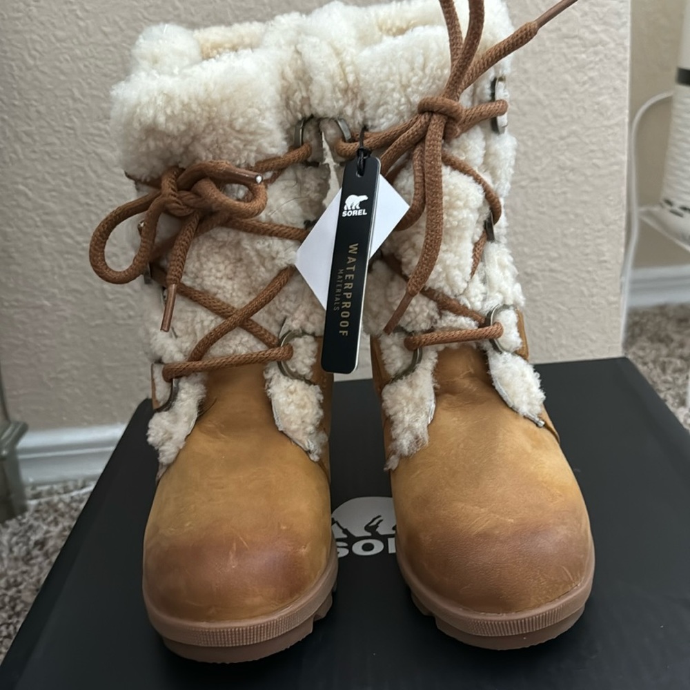 Sorrel Joan of Arctic wedge II shearling.